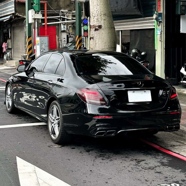 M-BENZ賓士 E300  第2張相片