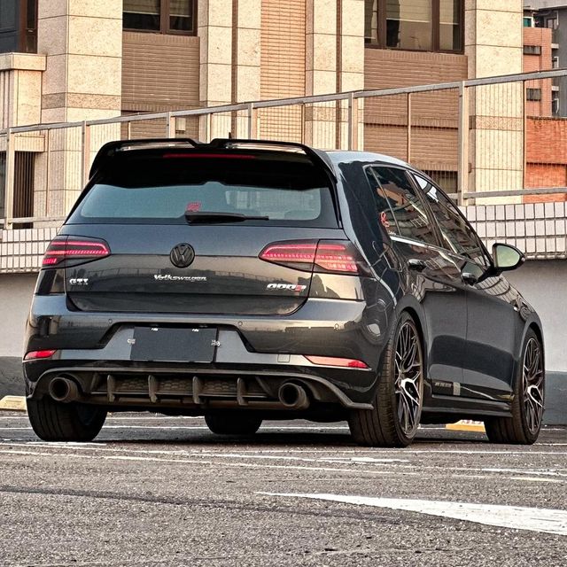 VOLKSWAGEN福斯 GOLF GTI  第2張相片