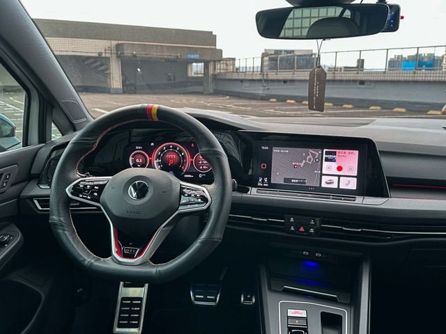 VOLKSWAGEN福斯 GOLF GTI  第6張相片