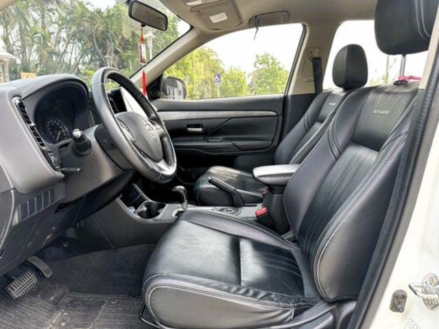 MITSUBISHI三菱 OUTLANDER  第7張相片