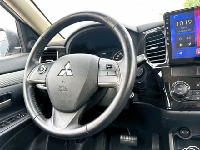MITSUBISHI三菱 OUTLANDER  第11張相片