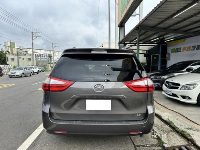TOYOTA豐田 SIENNA  第5張相片