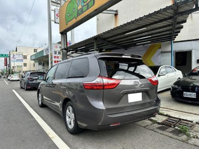 TOYOTA豐田 SIENNA  第6張相片