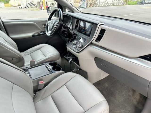 TOYOTA豐田 SIENNA  第8張相片
