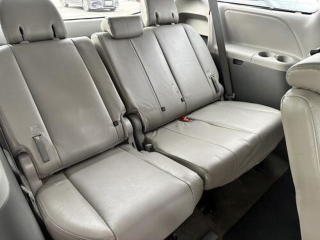 TOYOTA豐田 SIENNA  第10張相片