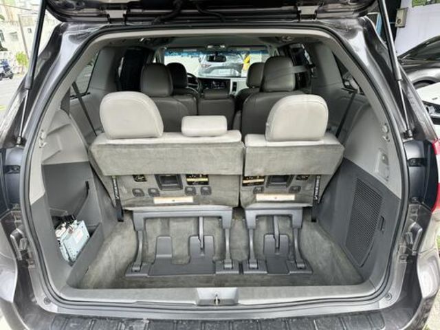 TOYOTA豐田 SIENNA  第11張相片