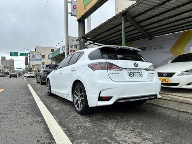 LEXUS凌志 CT200H  第6張相片
