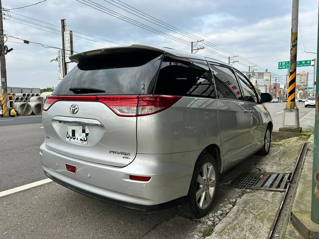 TOYOTA豐田 PREVIA  第2張相片