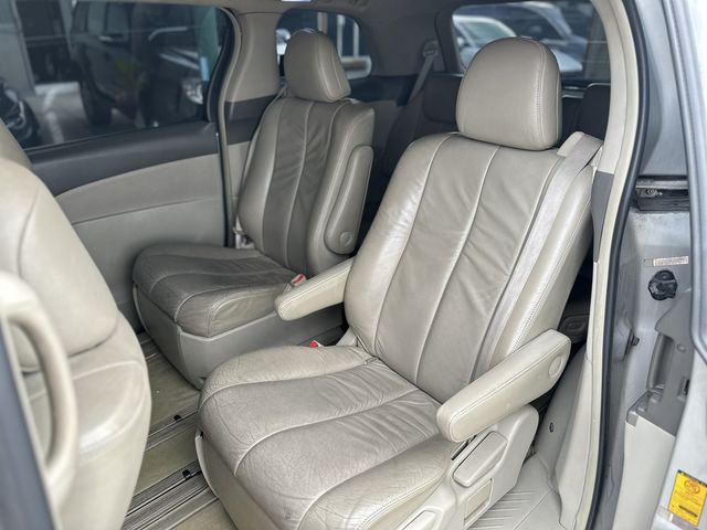 TOYOTA豐田 PREVIA  第3張相片