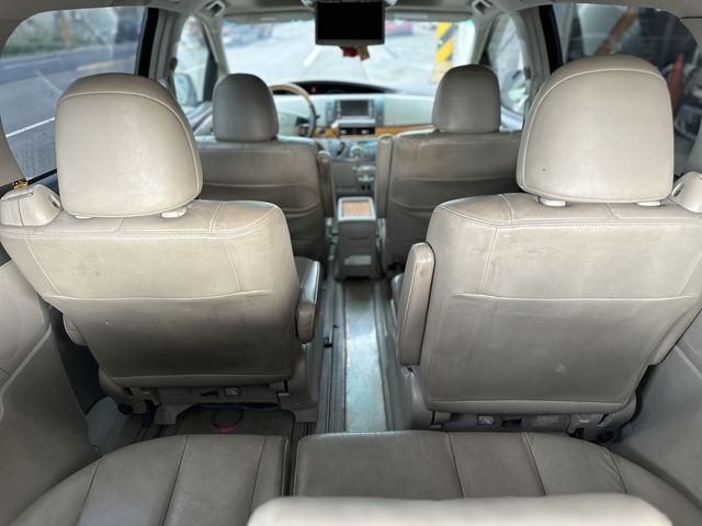 TOYOTA豐田 PREVIA  第4張相片