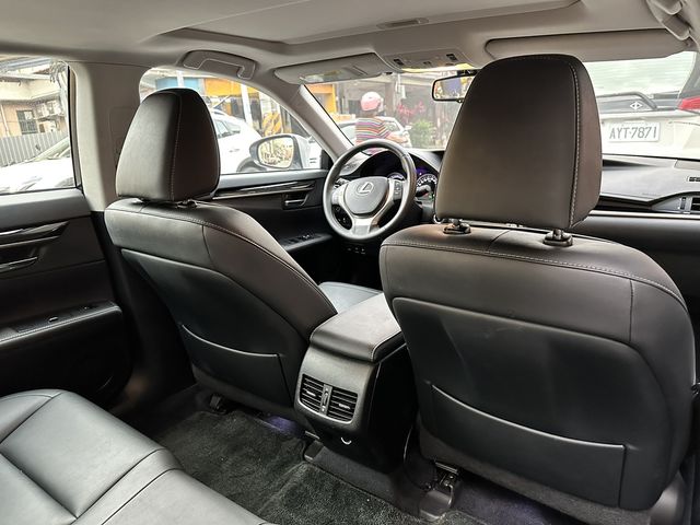 LEXUS凌志 ES300H  第4張相片