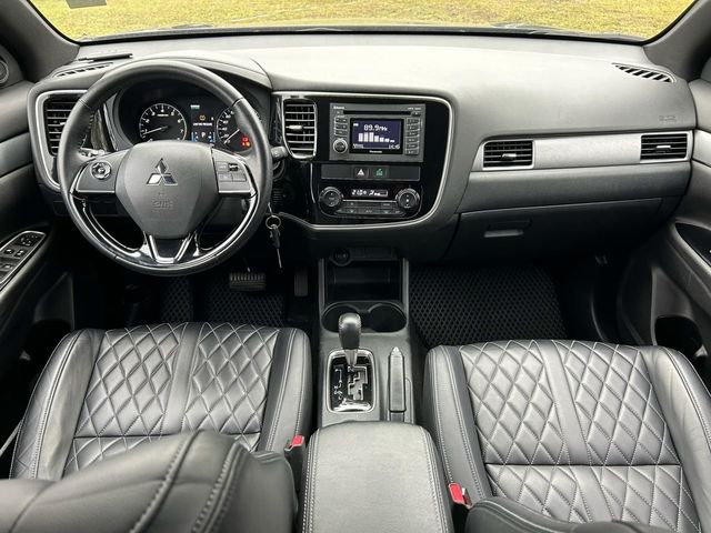 MITSUBISHI三菱 OUTLANDER  第3張相片