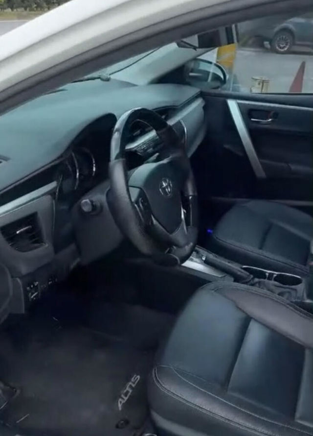 TOYOTA豐田 ALTIS  第5張相片