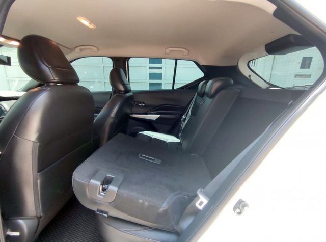 『認證』智行旗艦版.原鈑件.360環景.CarPlay.盲點.ikey.緊急煞停.車道偏移警示  第15張相片