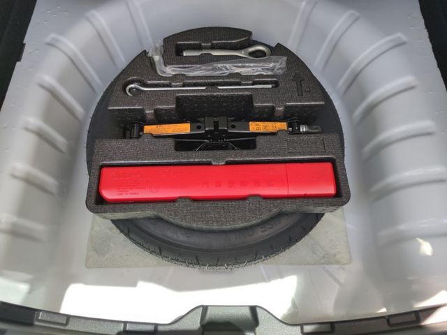 『認證』智行旗艦版.原鈑件.360環景.CarPlay.盲點.ikey.緊急煞停.車道偏移警示  第17張相片