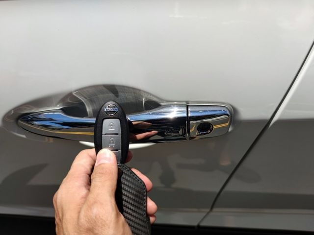 『認證』智行旗艦版.原鈑件.360環景.CarPlay.盲點.ikey.緊急煞停.車道偏移警示  第19張相片