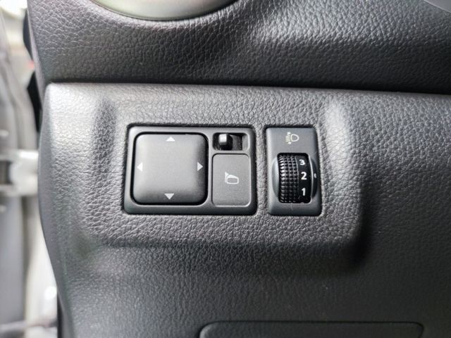『認證』購車贈交車保養+SUM五大保固.ABS.雙前座氣囊.超划算代步車  第9張相片