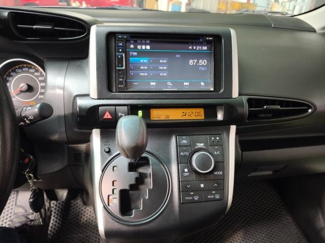『認證』原鈑件.雙氣囊.ABS.購車贈保養+保固+全新安卓機  第9張相片