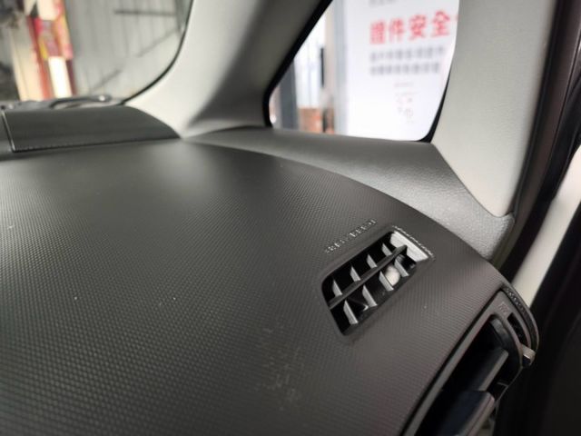 『認證』原鈑件.雙氣囊.ABS.購車贈保養+保固+全新安卓機  第11張相片