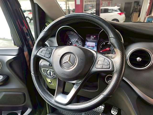 『可全貸』豪華八人座.柴油渦輪.電動側滑門、尾門.倒車影像.換檔撥片  第8張相片