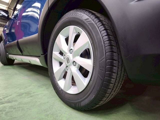 『可全貸』ikey免鑰匙.ABS.導航.倒車影像.藍芽.雙前座氣囊.胎壓偵測.行李架  第17張相片