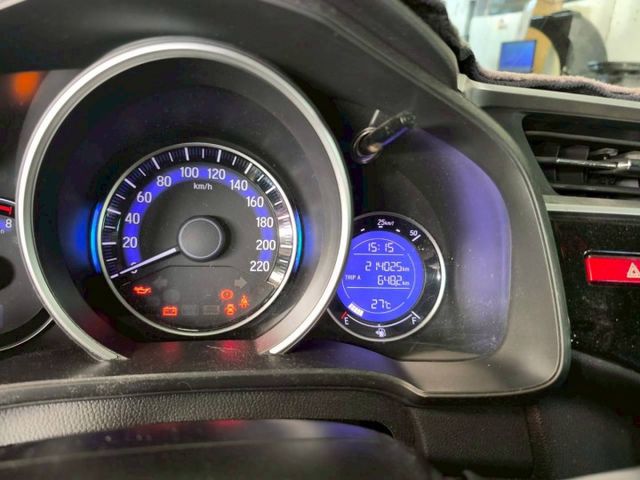 『認證』原鈑件.S版.換檔撥片.藍芽.倒車影像.定速巡航.ABS.四輪米其林  第6張相片