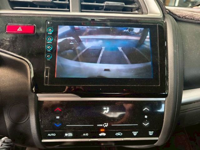 『認證』原鈑件.S版.換檔撥片.藍芽.倒車影像.定速巡航.ABS.四輪米其林  第7張相片