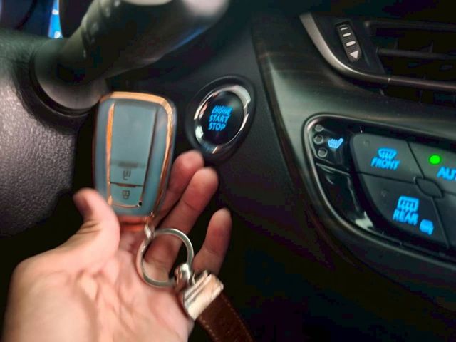 『認證』頂規豪華版.一手原廠保養僅跑5萬.ikey.安卓機.360環景.全車喇叭升級  第9張相片