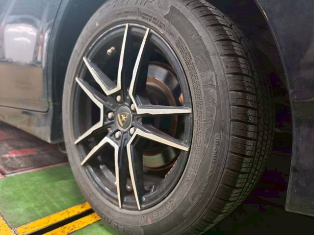 『認證』原鈑件.頂規E-HI.免鑰匙.HID頭燈.電動椅.定速.導航.倒車影像.藍芽  第10張相片