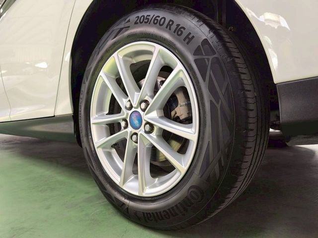 『認證』原鈑件.五大系統保固.定速.循跡防滑.安卓機.雙系統Carplay.isofix  第13張相片