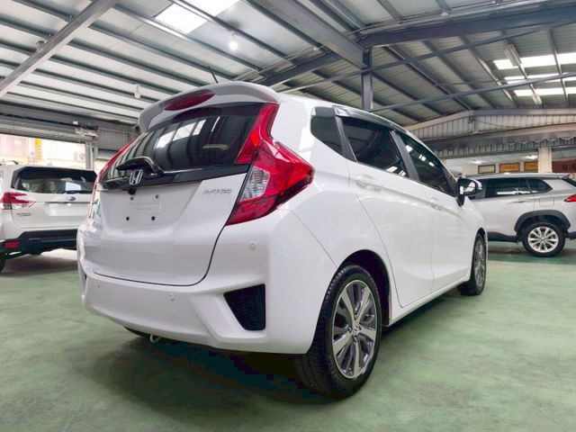 『認證』原鈑件.S版.換檔撥片.藍芽.倒車影像.定速巡航.ABS.四輪米其林  第13張相片