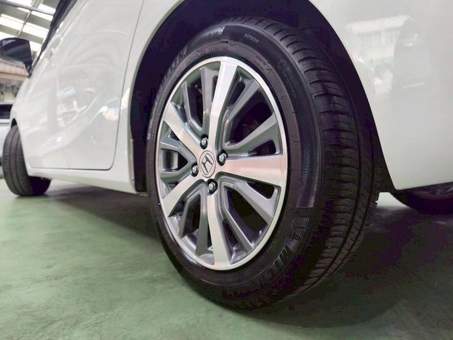 『認證』原鈑件.S版.換檔撥片.藍芽.倒車影像.定速巡航.ABS.四輪米其林  第16張相片