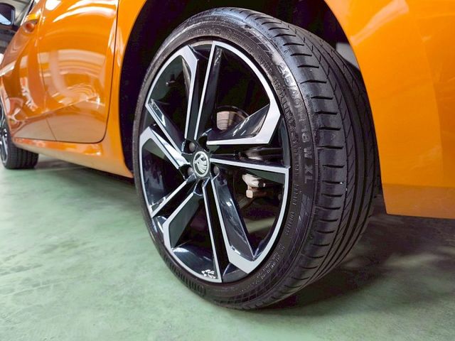 『認證』1.5渦輪.原鈑件.新車保固六年.僅跑3萬..Lv2全速域跟車.雙系統Carplay.ikey免鑰匙  第18張相片