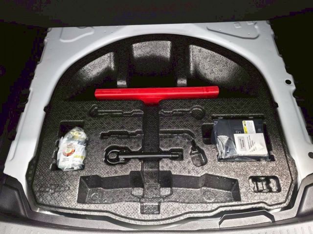 『認證』新車保固中.豪華+.免鑰匙.盲點.Acc全速域跟車.倒車顯影.雙系統Carplay  第14張相片