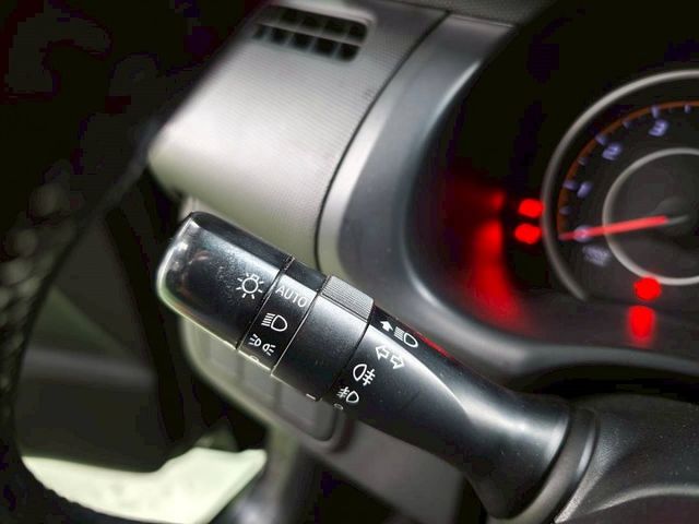 『認證』原鈑件.頂規E-HI.免鑰匙.HID頭燈.電動椅.定速.導航.倒車影像.藍芽  第11張相片