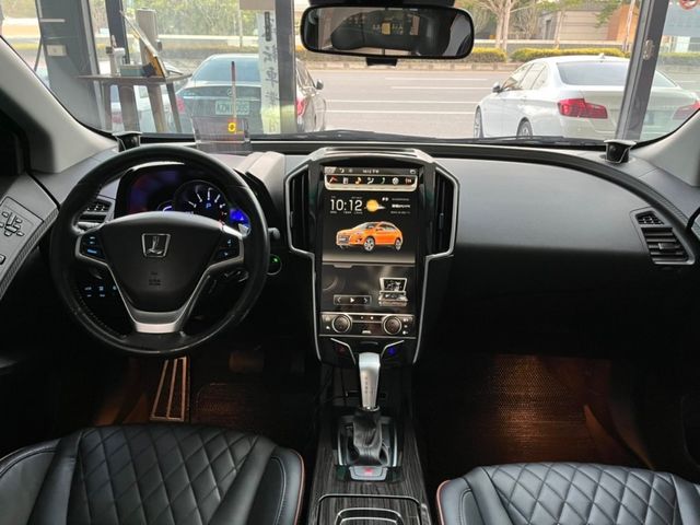 LUXGEN納智捷 U6 TURBO  第13張相片