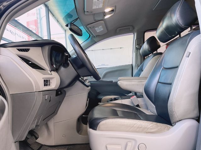 TOYOTA豐田 SIENNA  第6張相片