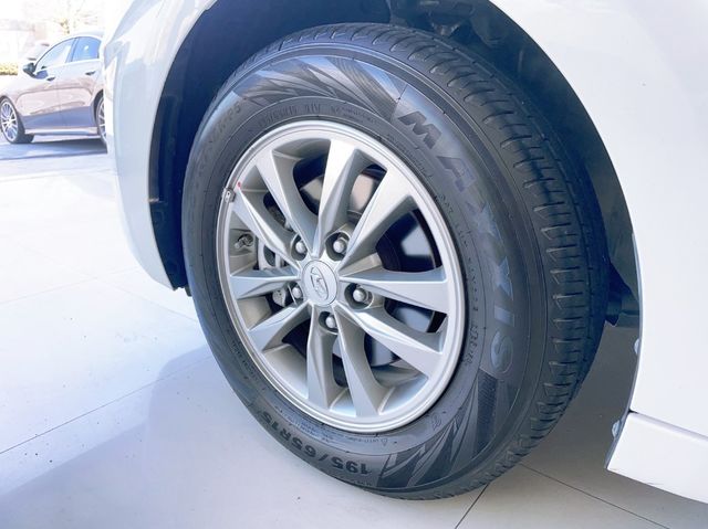 HYUNDAI現代 ELANTRA  第5張相片