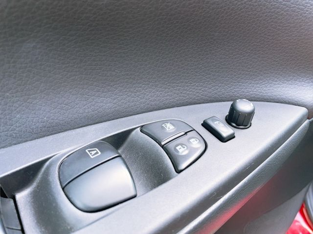 NISSAN日產 TIIDA  第7張相片