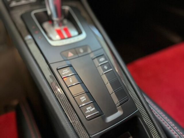 PORSCHE保時捷 911GT2 RS  第14張相片
