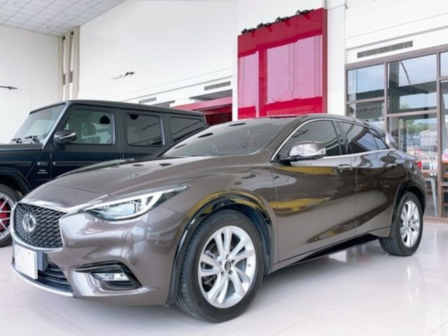 INFINITI無限 Q30  第1張相片