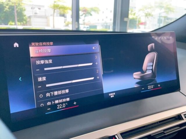 BMW寶馬 IX M60  第11張相片