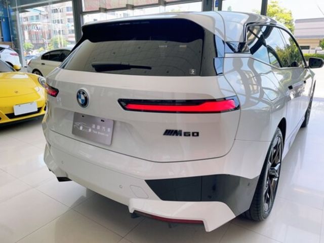 BMW寶馬 IX M60  第19張相片