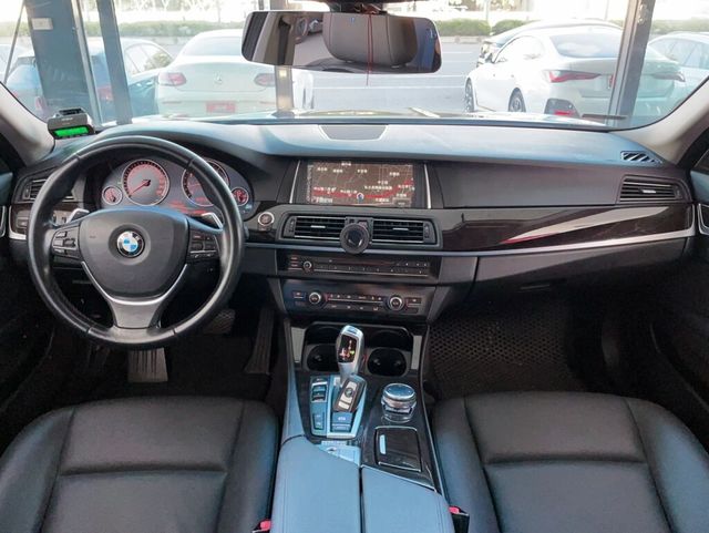 BMW寶馬 520I  第11張相片