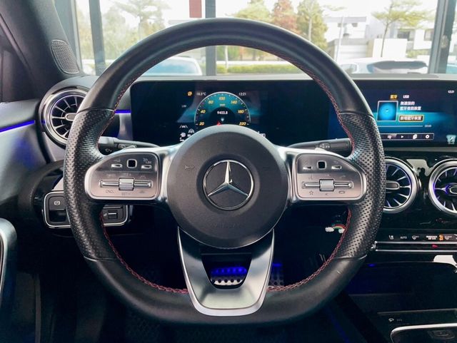M-BENZ賓士 A180  第9張相片