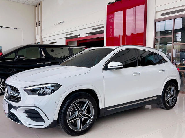 M-BENZ賓士 GLA200  第1張相片