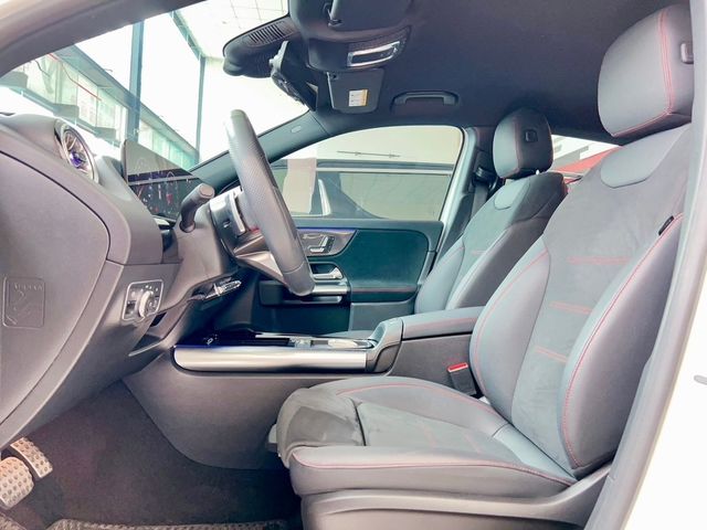 M-BENZ賓士 GLA200  第6張相片