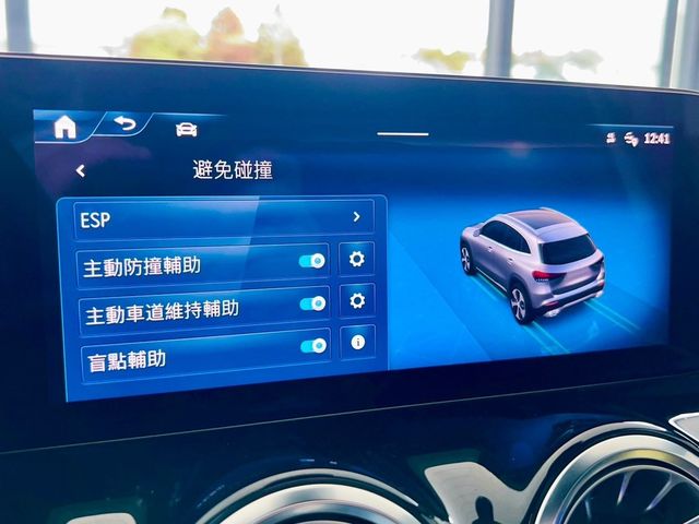 M-BENZ賓士 GLA200  第10張相片