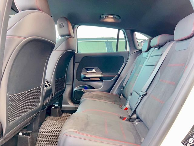M-BENZ賓士 GLA200  第16張相片