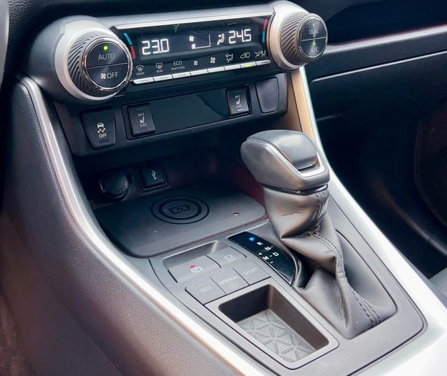 TOYOTA豐田 RAV4  第27張相片